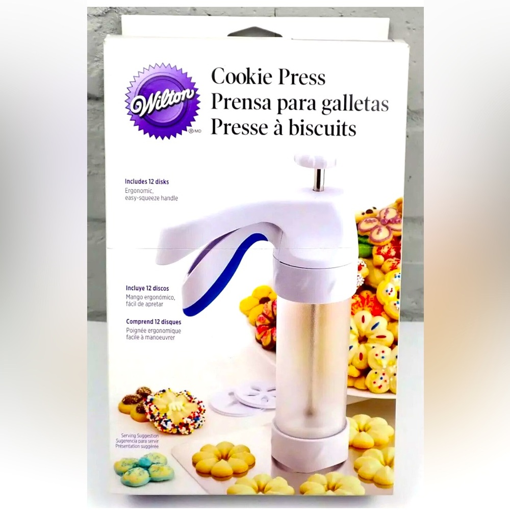Wilton Cookie Press 12 Disks Press Ergonomic Design Easy Squeeze Handle Holiday